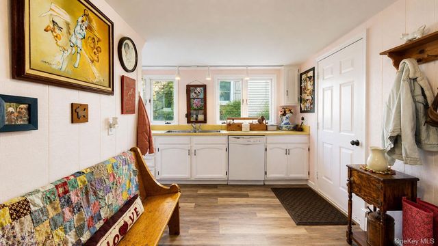 1 Warwick Place, Florida, NY 10921