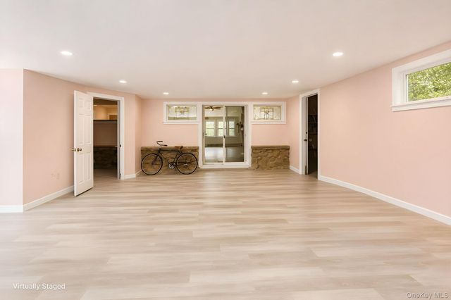 1 Warwick Place, Florida, NY 10921
