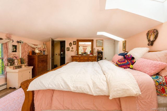 1 Warwick Place, Florida, NY 10921