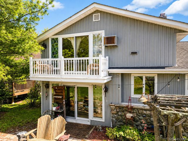 1 Warwick Place, Florida, NY 10921