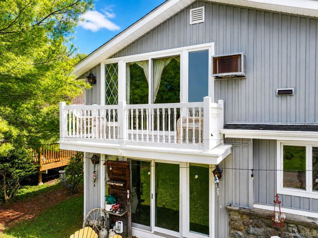 1 Warwick Place, Florida, NY 10921