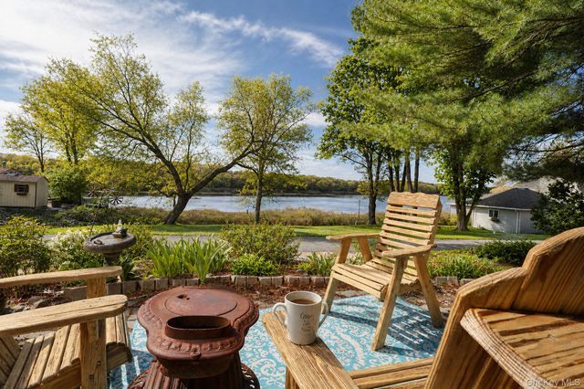 1 Warwick Place, Florida, NY 10921