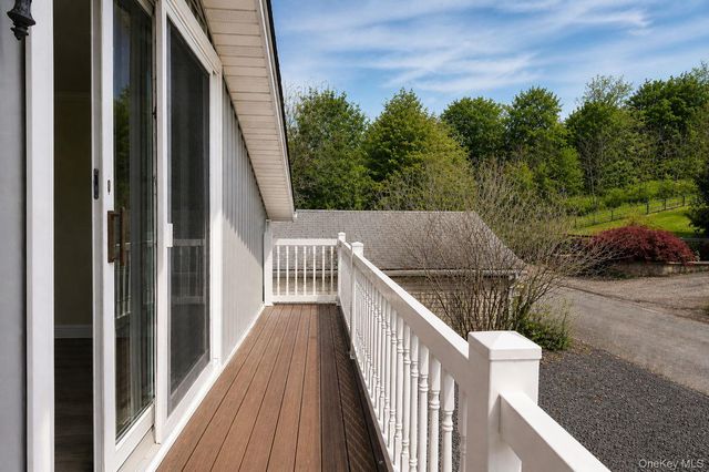 1 Warwick Place, Florida, NY 10921