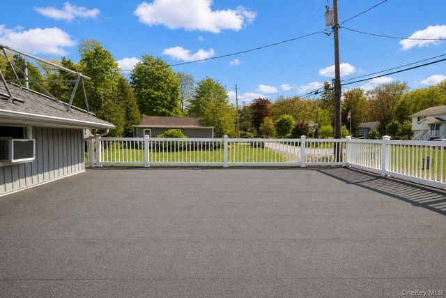 1 Warwick Place, Florida, NY 10921