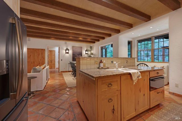 77 Oso Trl, Glen Ellen, CA 95442