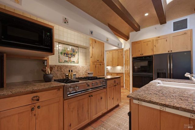 77 Oso Trl, Glen Ellen, CA 95442