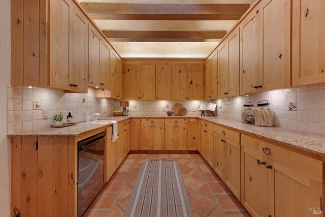 77 Oso Trl, Glen Ellen, CA 95442