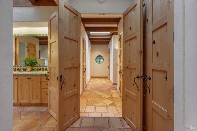 77 Oso Trl, Glen Ellen, CA 95442