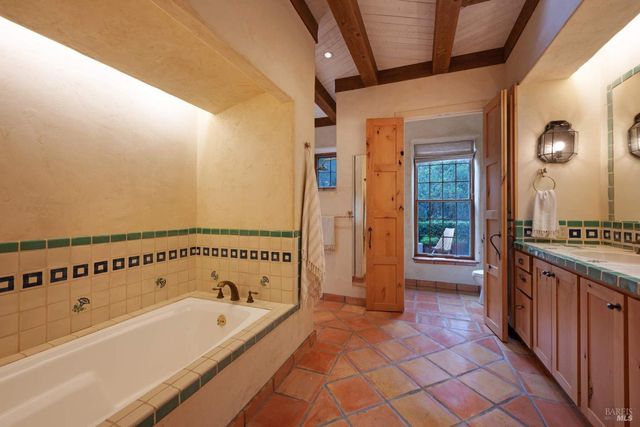 77 Oso Trl, Glen Ellen, CA 95442