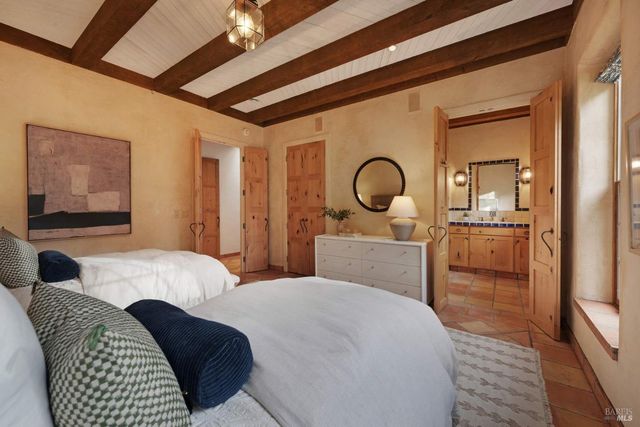 77 Oso Trl, Glen Ellen, CA 95442