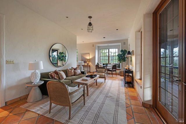 77 Oso Trl, Glen Ellen, CA 95442