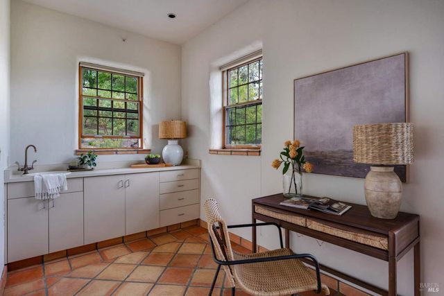 77 Oso Trl, Glen Ellen, CA 95442