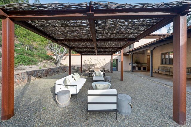 77 Oso Trl, Glen Ellen, CA 95442