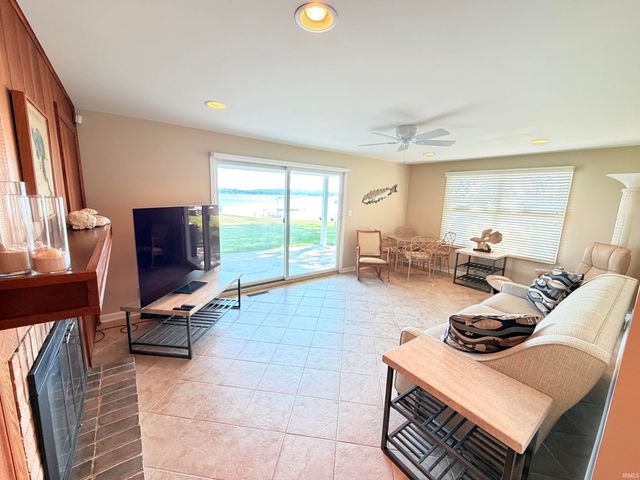2711 Barrett Road, Rochester, IN 46975