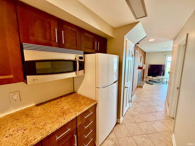 2711 Barrett Road, Rochester, IN 46975