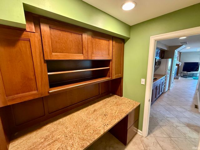2711 Barrett Road, Rochester, IN 46975