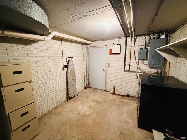 2711 Barrett Road, Rochester, IN 46975
