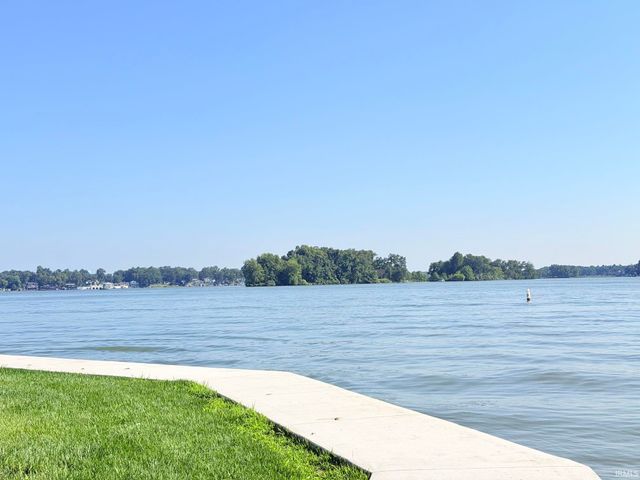 2711 Barrett Road, Rochester, IN 46975