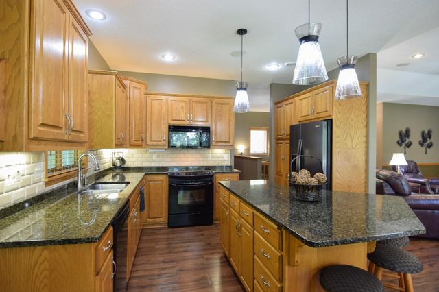 1150 Oakcrest Drive, Sauk Rapids, MN 56379