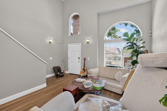 5281 Francesca St, Elk Grove, CA 95758