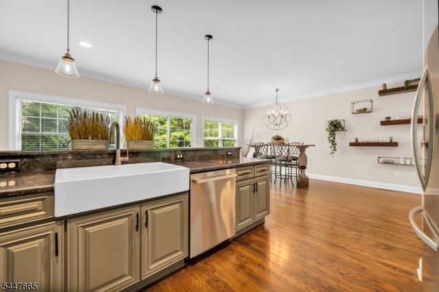 15 Halina Ln, Butler Boro, NJ 07405