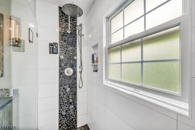 15 Halina Ln, Butler Boro, NJ 07405