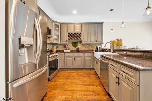 15 Halina Ln, Butler Boro, NJ 07405
