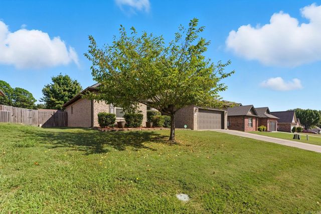 2207 Richland Park Dr, Bryant, AR 72022