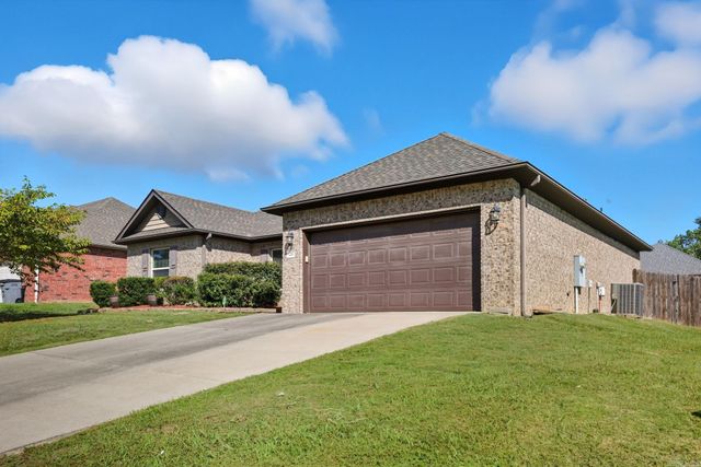 2207 Richland Park Dr, Bryant, AR 72022