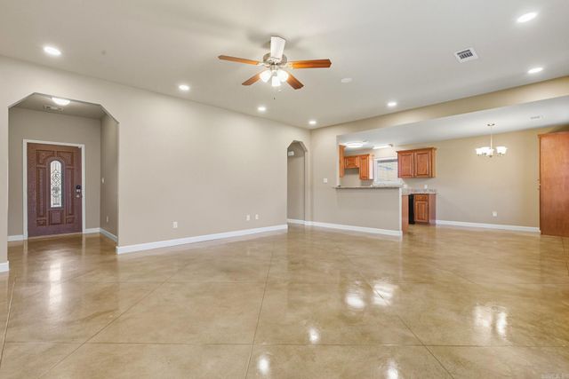 2207 Richland Park Dr, Bryant, AR 72022