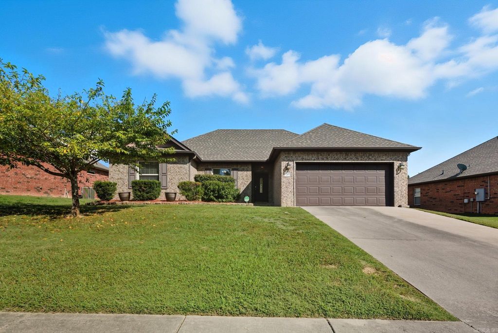 2207 Richland Park Dr, Bryant, AR 72022