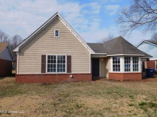 5935 Kentwood Drive, Horn Lake, MS 38637