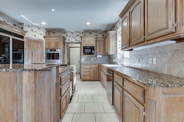 1017 Caines Hill Road, Edmond, OK 73034