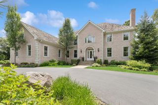 301 Belle Foret Drive, Lake Bluff, IL 60044