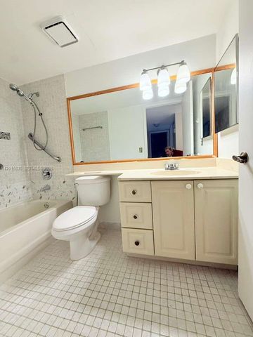445 W Park Dr 106-4, Miami, FL 33172