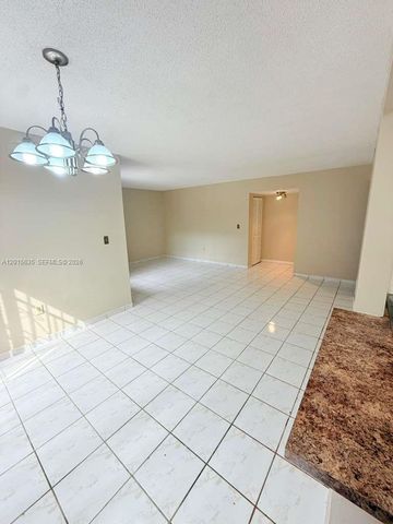 445 W Park Dr 106-4, Miami, FL 33172