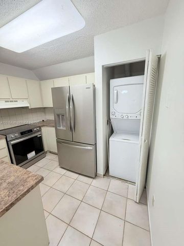 445 W Park Dr 106-4, Miami, FL 33172