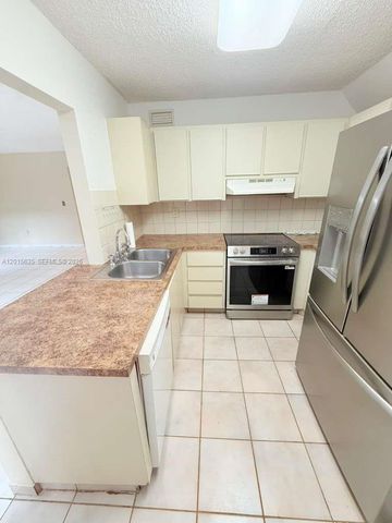 445 W Park Dr 106-4, Miami, FL 33172