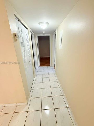 445 W Park Dr 106-4, Miami, FL 33172