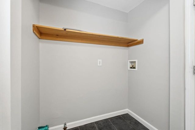 77 Barbara Lane, Hudson, NH 03051