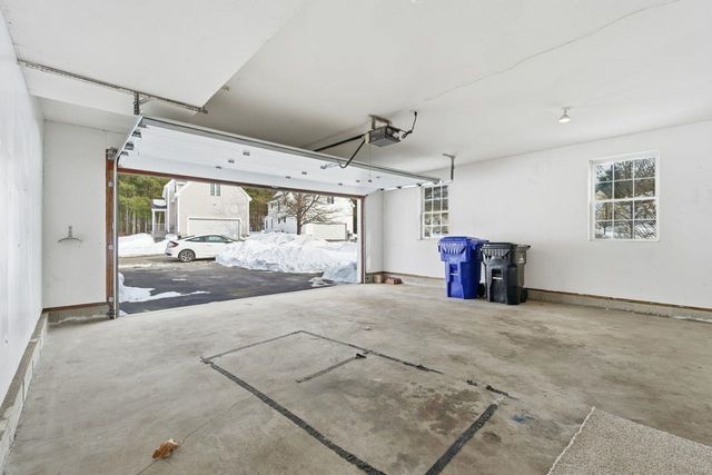 77 Barbara Lane, Hudson, NH 03051