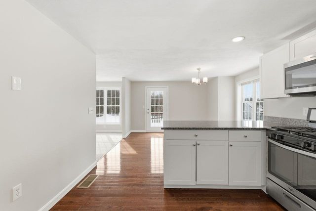 77 Barbara Lane, Hudson, NH 03051