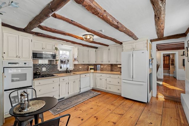 280 W Acton Road, Stow, MA 01775