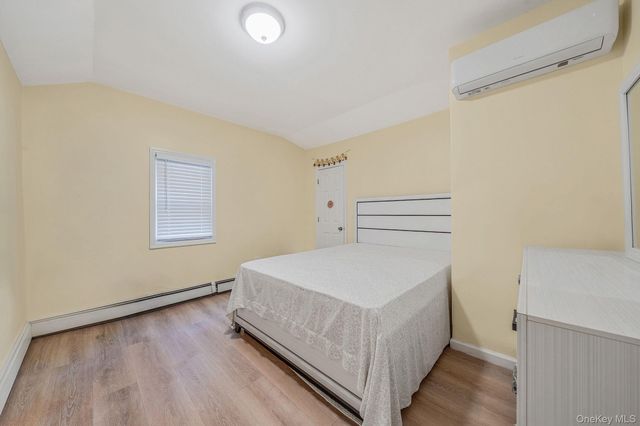 8 Bent Lane, Levittown, NY 11756