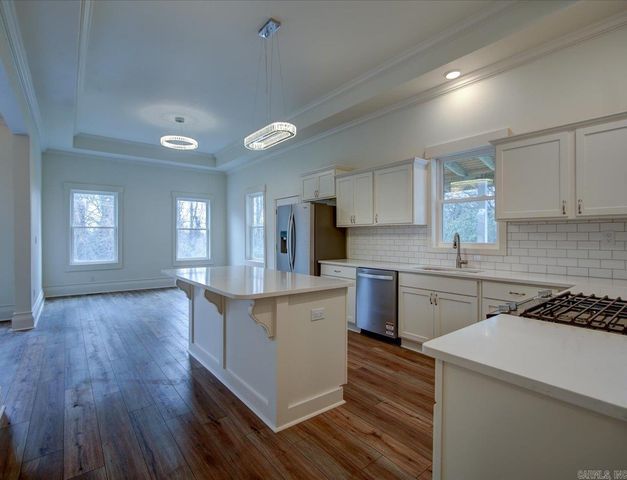 1612 W Grand Ave, Hot Springs, AR 71901