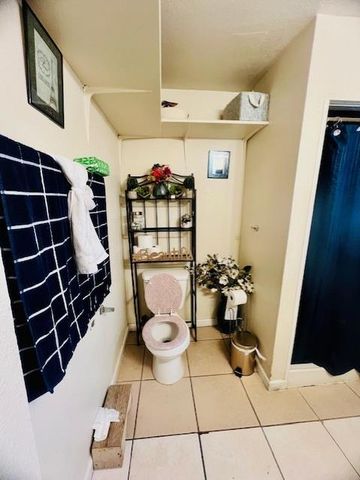 1326 Tenaya Dr, Modesto, CA 95354