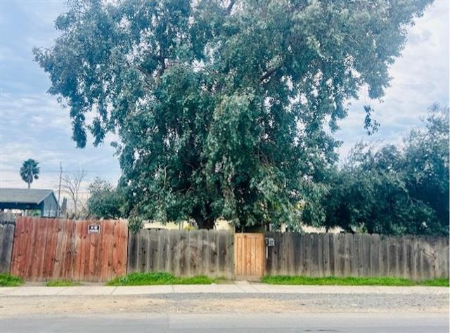 1326 Tenaya Dr, Modesto, CA 95354