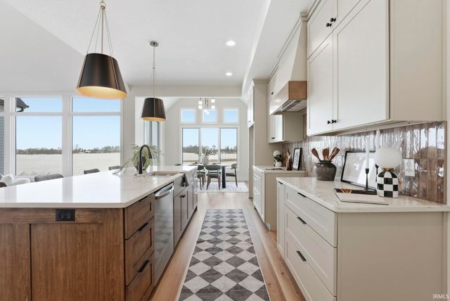 12504 Blue Jay Trail, Fort Wayne, IN 46814