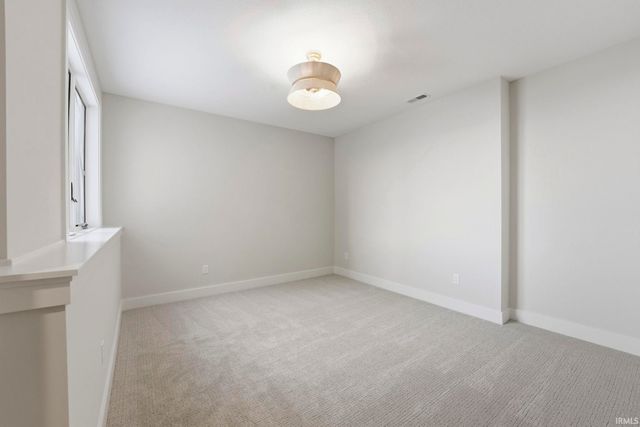 12504 Blue Jay Trail, Fort Wayne, IN 46814