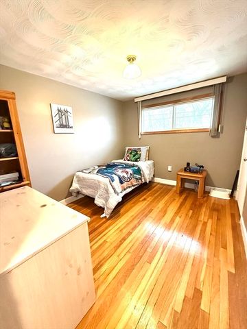 26 Mcdevitt Road, Randolph, MA 02368
